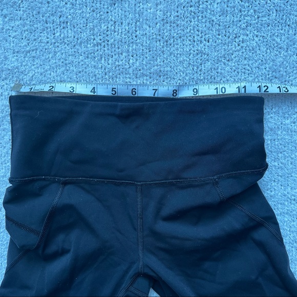Athleta Stealth Capri Crop Tight Leggings yoga Gym Solid Black Extra Small XS - Picture 5 of 9